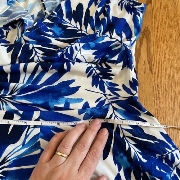 Maggy London Size 8 Blue & White Floral Midi Faux-Wrap Dress - Picture 7 of 8
